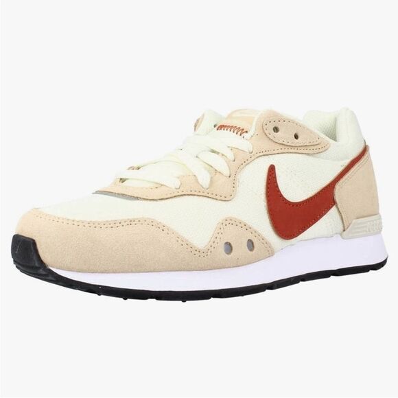 Nike Women’s Venture Runner Coconut Milk - Picture 1 of 7